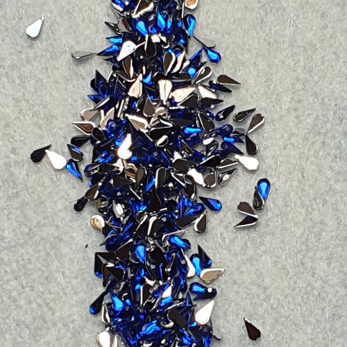 1000 cabochons goutte strass bleu roi 2x1mm acrylique