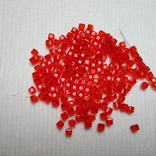 10 perles carrée à facette 4.5x4mm verre orange à reflet