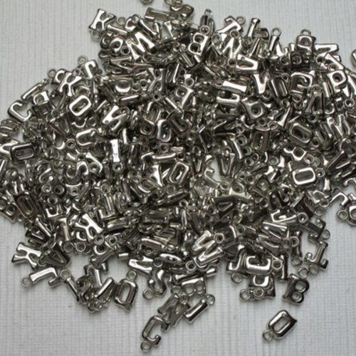 Lot de 10 breloques pendentifs " w " lettre alphabet de 13mm acrylique