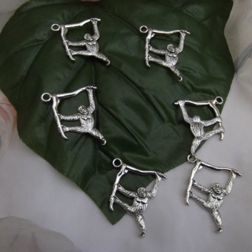 Lot de 2 pendentifs singe sur branche d'arbre argent tibétain 3.9x3.2cm