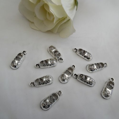 Lot de 2  petites chaussons petite fille ou clown argent tibétain