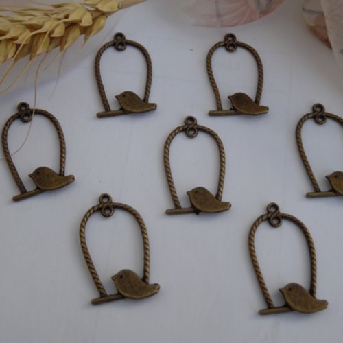 Lot de 2 breloques oiseau sur branche avec 1 trou connecteur de 1.3mm bronze 32x18mm