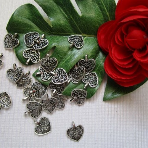 Lot de 3 breloques coeur 16.5x14.7mm filigrane argent tibétain