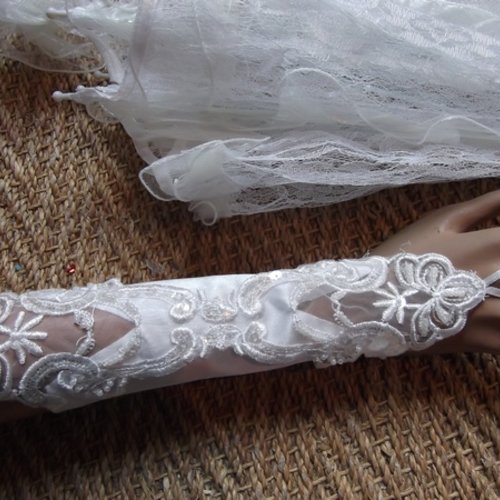  gant de mariée mitaine satin et dentelle ivoire très pâle