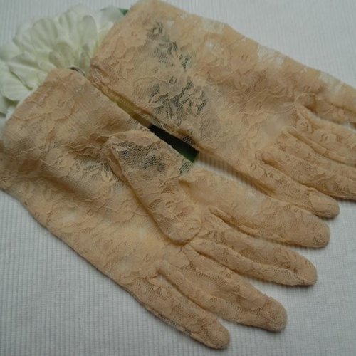 Paire de gant mitaine dentelle beige écru polyester 21cm