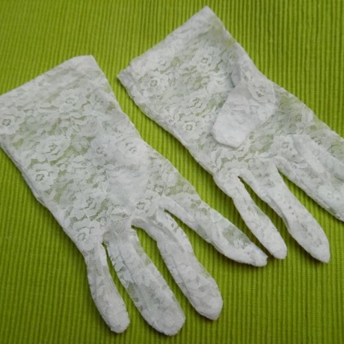 Paire de gant mitaine dentelle blanc polyester 21cm 