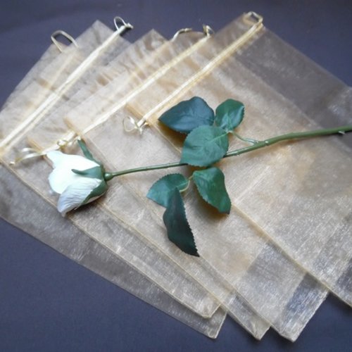  lot de 7 ballotins 23x16.5cm à 17x13cm etc... ivoire sachets organza