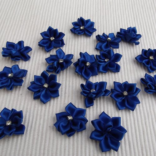Lot de 4 fleurs bleues marine en satin avec strass central 3cm