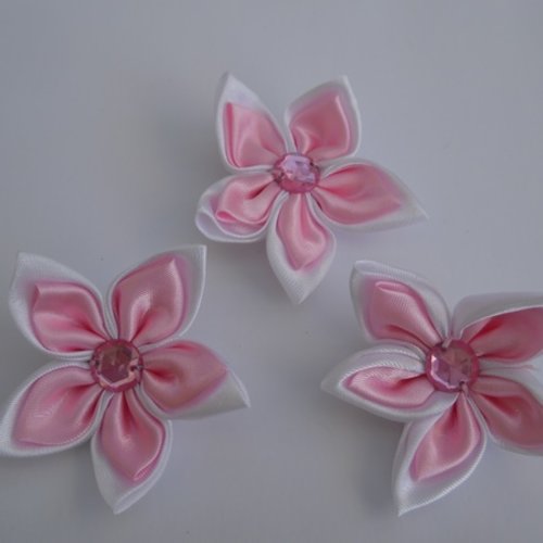 Lot de 3 fleurs rose et blanc strass à 5 pétales double satin 4.5cm 
