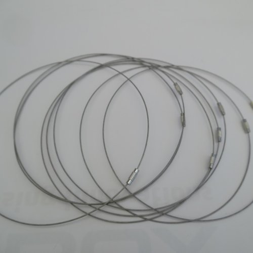  collier gris argenté cordon fil acier avec fermoir à visser 46cm