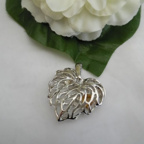 1 pendentif coeur feuille bombé argenté brillant 3.6x3.9x1.2cm 