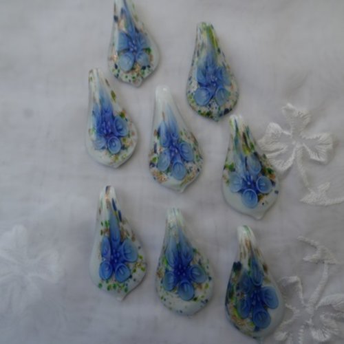  pendentif verre style murano goutte motif fleur bleu blanc 5.4x2.8x0.95cm