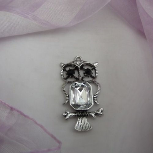 1 pendentif  hibou chouette blanc 5.5x2.75cm sur branche strass argent tibétain 