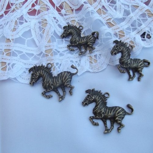 1 pendentif zèbre au galop 4.4x3.4cm bronze