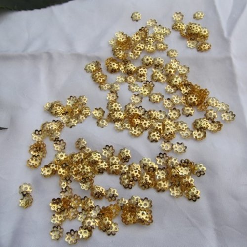Lot de 50 coupelles 7.5mm filigranes fleurs doré