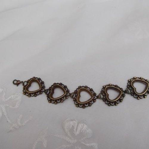 1 bracelet 15.5cm à customiser de cabochons coeurs ciselé bronze