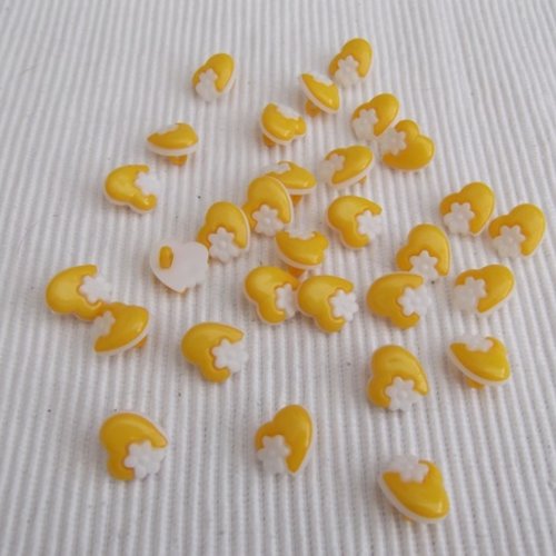 10 boutons coeur et fleur jaune 13.5x15x4.5mm acrylique
