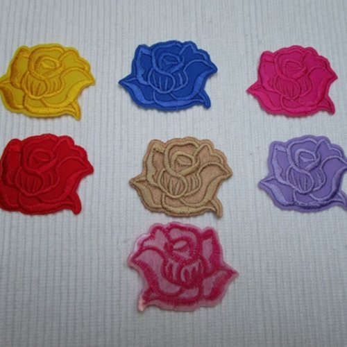1 applique fleur bleu nuit roi 4.3x4cm tissu brodé