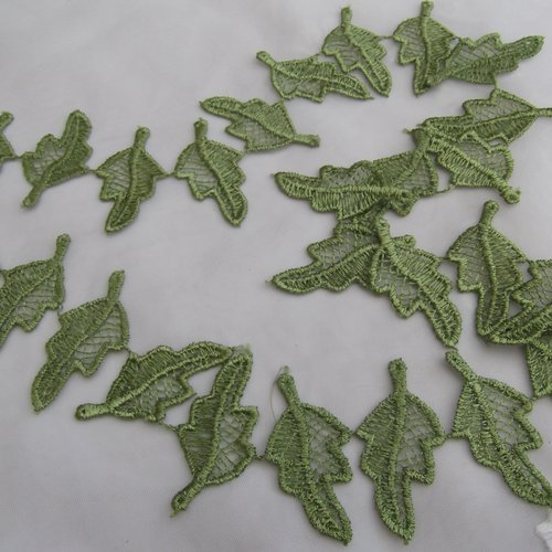 Lot de 10 appliques feuille 5x2.5cm vert dentelle guipure
