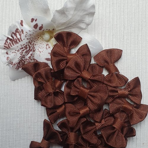 5 petits noeuds marron 3.5x2.5cm galon satiné