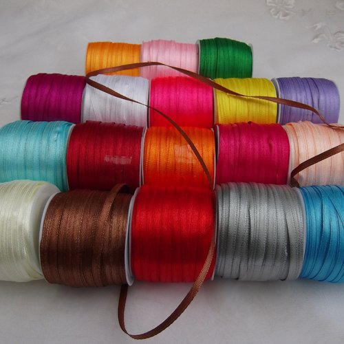 Lot de 3m de ruban satin mauve de 4mm