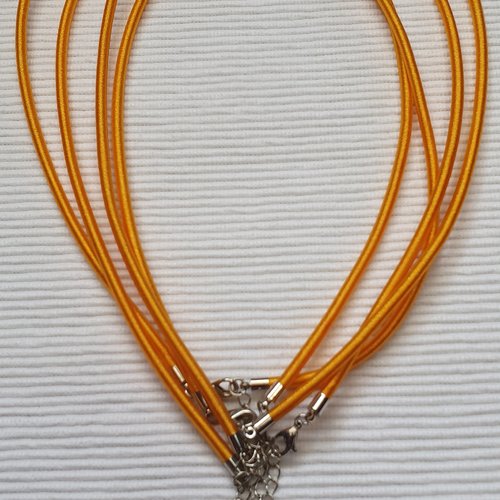 1 support collier en tissus orange de 3.5mm 45cm
