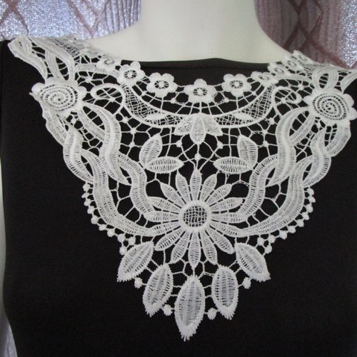 Plastron blanc guipure encolure coton enduit 33.5x18cm gpb7