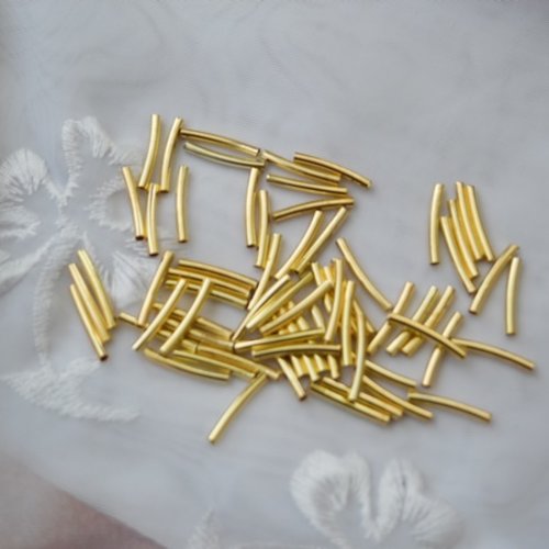 Lot de 10 perles tubes courbées 15x2mm doré trou de 1.5mm
