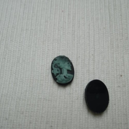1 cabochon tête de mort femme 18x13.2mm vert noir résine