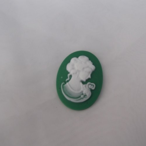 1 cabochon camée portrait de femme 39x29.7mm ovale vert blanc ivoire résine