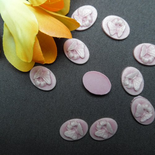 2 cabochons papillon 17.3x12.5mm ovale vieux rose résine