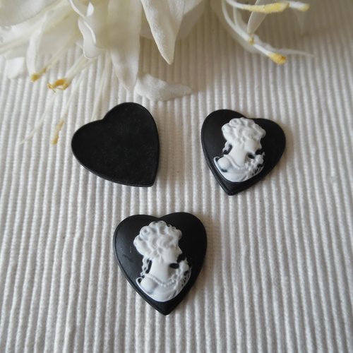 1 cabochon camée portrait de femme 29.7x28.4mm coeur noir blanc résine