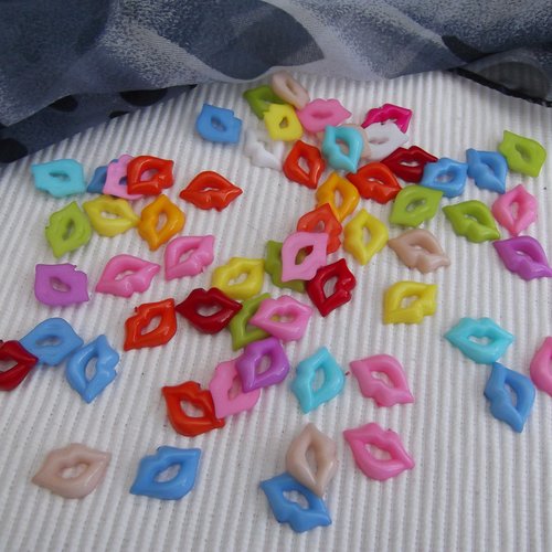 4 cabochons lèvre bouche crème chair 18.2x12.5mm résine