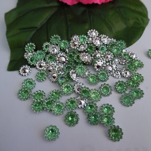 15 cabochons fleur strass perlé vert 11mm acrylique