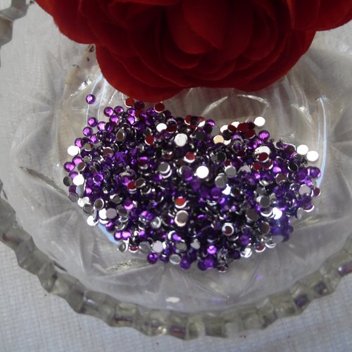 200 cabochons rond strass violet 2x2x1mm acrylique