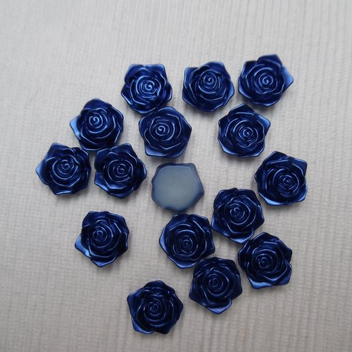2 cabochons fleur bleu marine nacré 18mm résine épaisseur 6.7mm