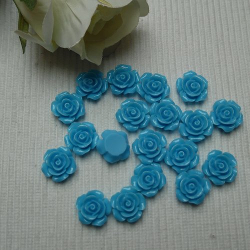 4 cabochons fleur bleu nacré 14.5mm résine épaisseur 6.5mm