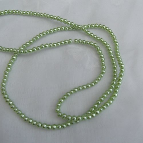 25 perles vert pâle ronde 4.6x4mm en verre