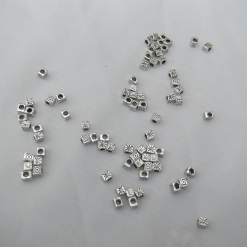 10 perles carrée ciselée 5x4.6mm argent tibétain