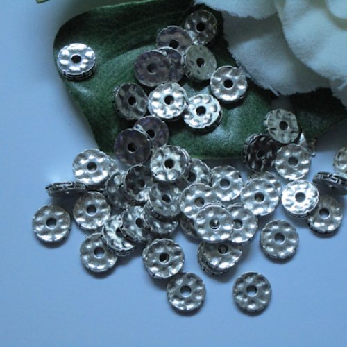 10 perles rondelle ciselée frappée 8.2x1.9mm argent tibétain