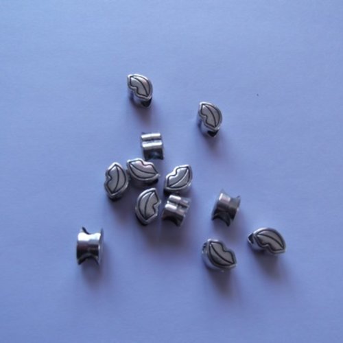 4 perles charm lèvre ovale ciselé 9.9x6.7x6.7mm argent tibétain