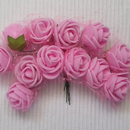 10 fleurs rose foncé 2.5cm mousse voile organza à pois