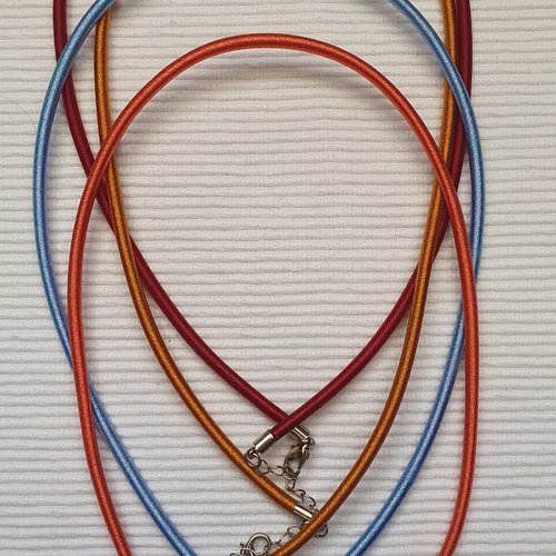 1 support collier en tissus doré marron de 3.5mm 45cm