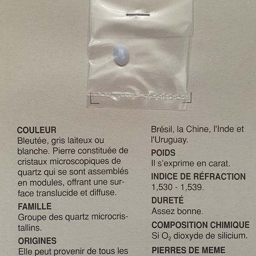 Pierre de gemme calcédoine rayée ovale blanche 8x6.3mm