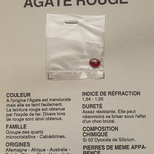 Pierre de gemme agate ovale rouge 8x6.3mm