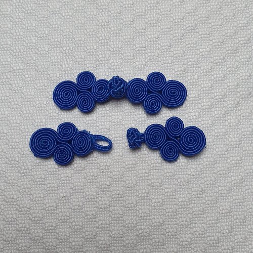 1 bouton brandebourg bleu roi noeud grenouille chinois passementerie