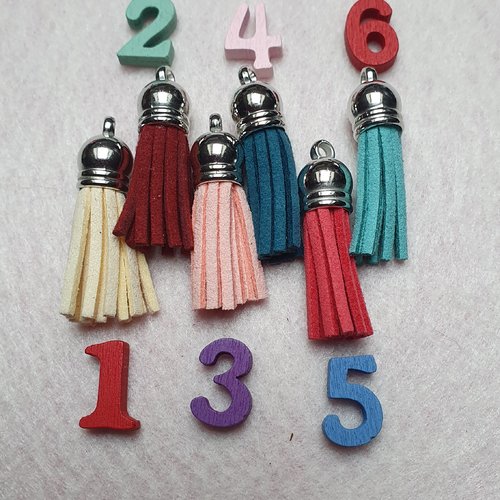 1 pompon bordeaux n°2 frange 35x10mm suédine