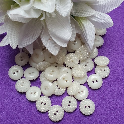 5 boutons ivoire perlé 12mm résine