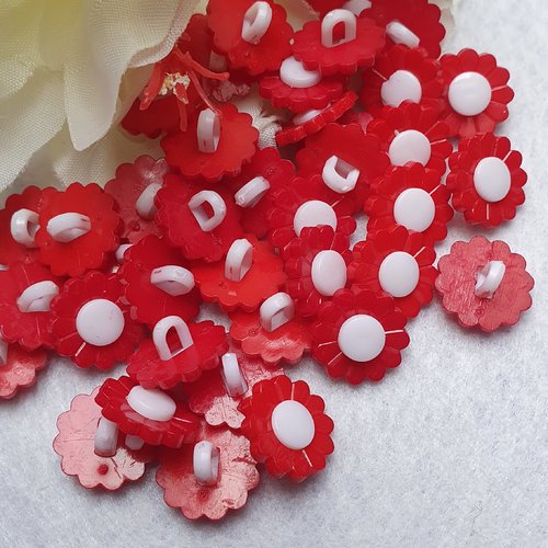 8 boutons fleur rouge 14.5x8mm résine