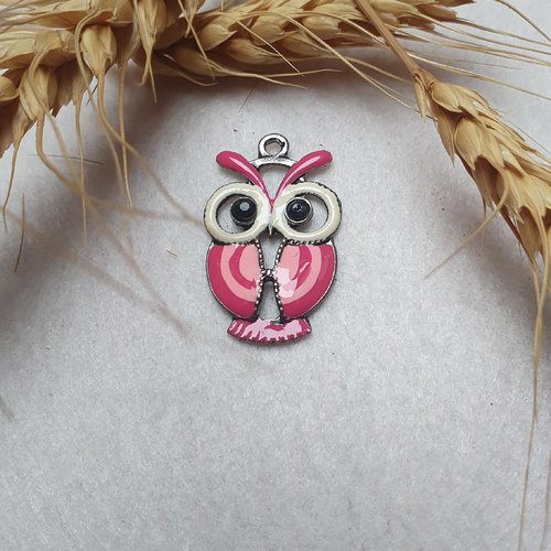 1 hibou chouette rose fuchsia 33x20.5mm émail argent tibétain